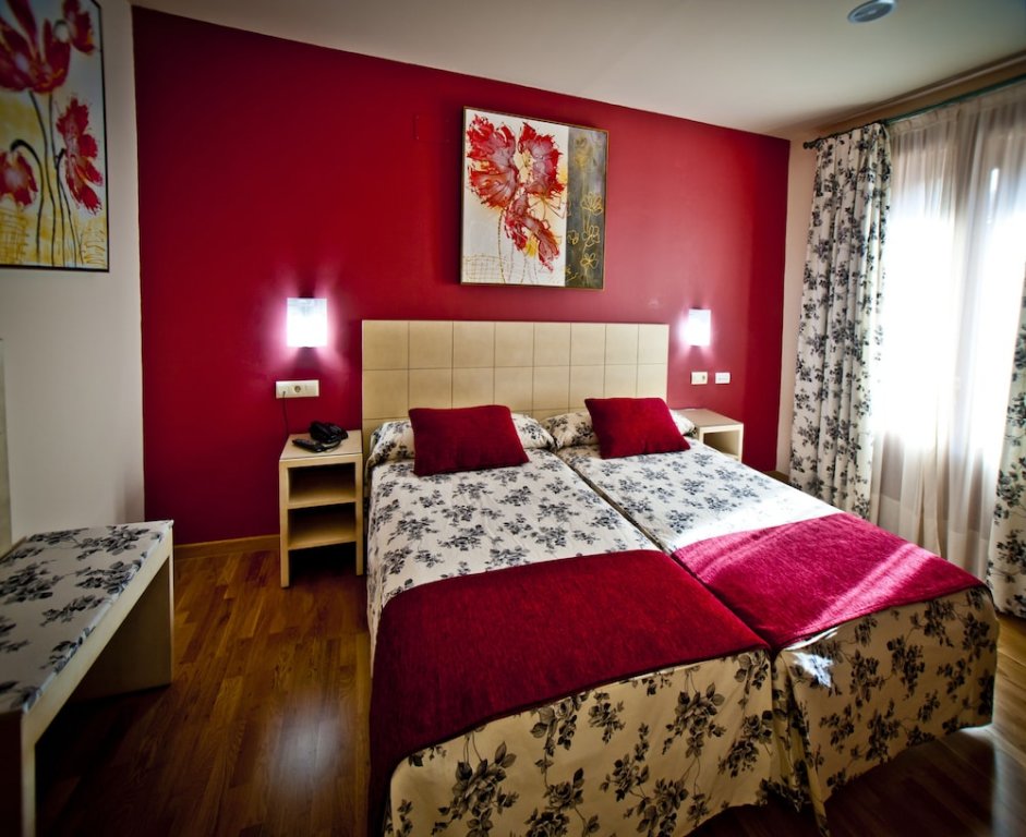 Фото Hotel Condes de Castilla