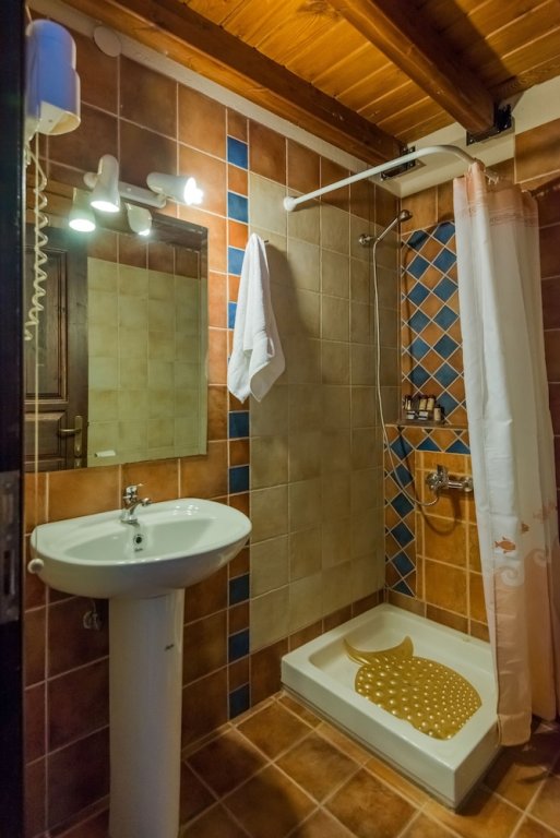 Фото Mikri Arktos