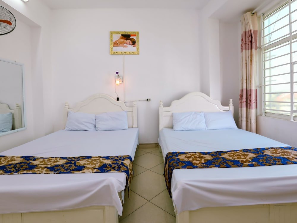 Фото Huong Quynh Hotel