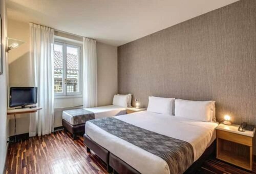 Внешний вид отеля Albergo Firenze в Комо (город), фото 2