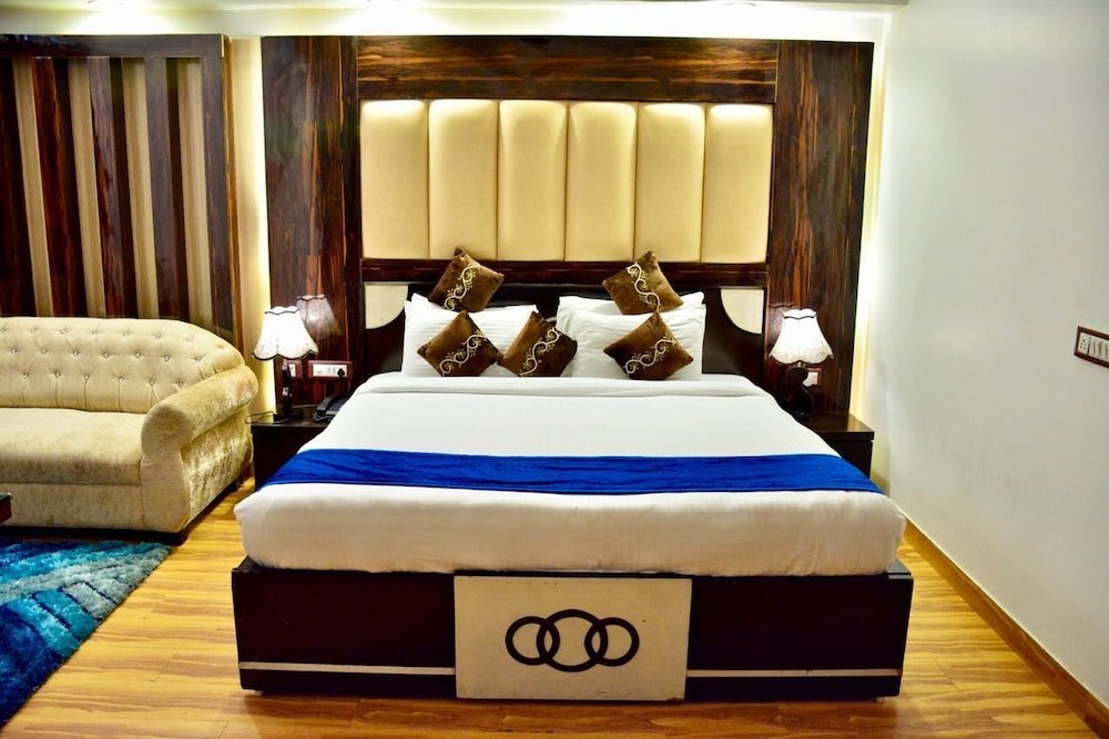 Фото S. K Crown Park Naraina