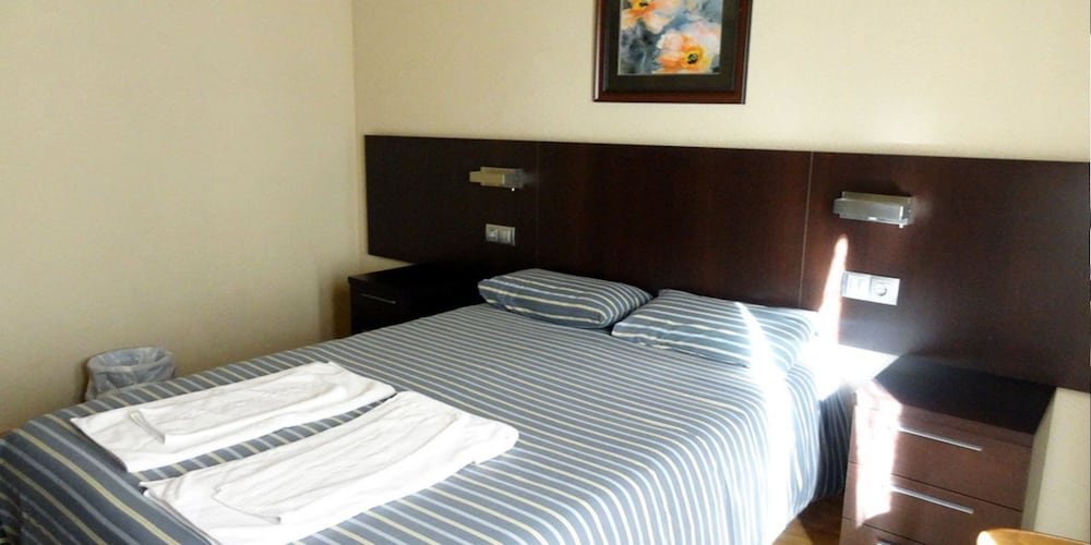 Фото Hostal Cal Forner