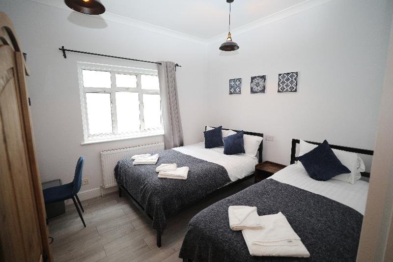 Фото Golders Park Hotel