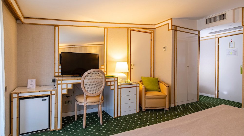 Фото Hotel President