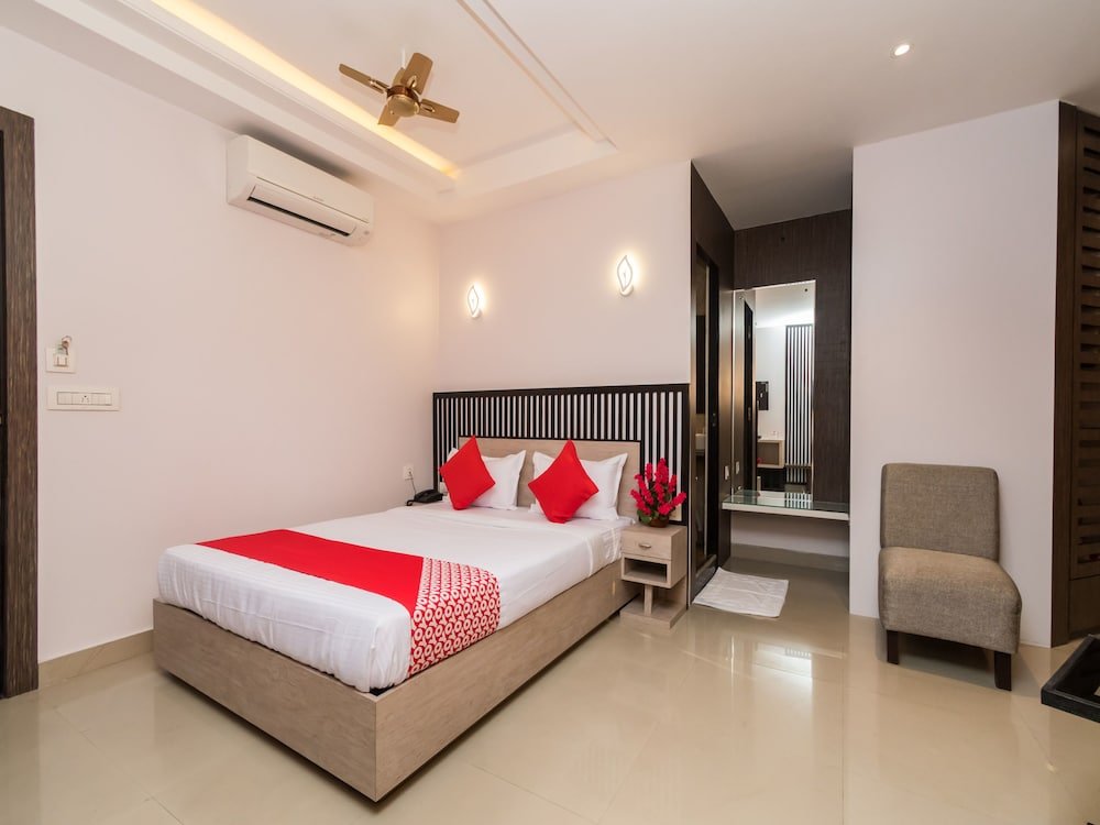 Фото Oyo 10614 Hotel Glassotel