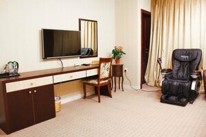 Peninsula Hotel (Muscat Governorate, Al Seeb Wilayat, Al Hail Al Shamaliyya, Block 320, Al Hail Al Shamaliyya Street, 832), hotel