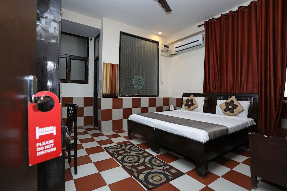Фото Oyo 9705 Hotel Paradise Residency