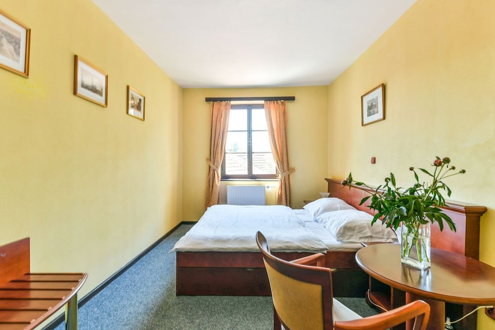 Фото Hotel Pivoňka