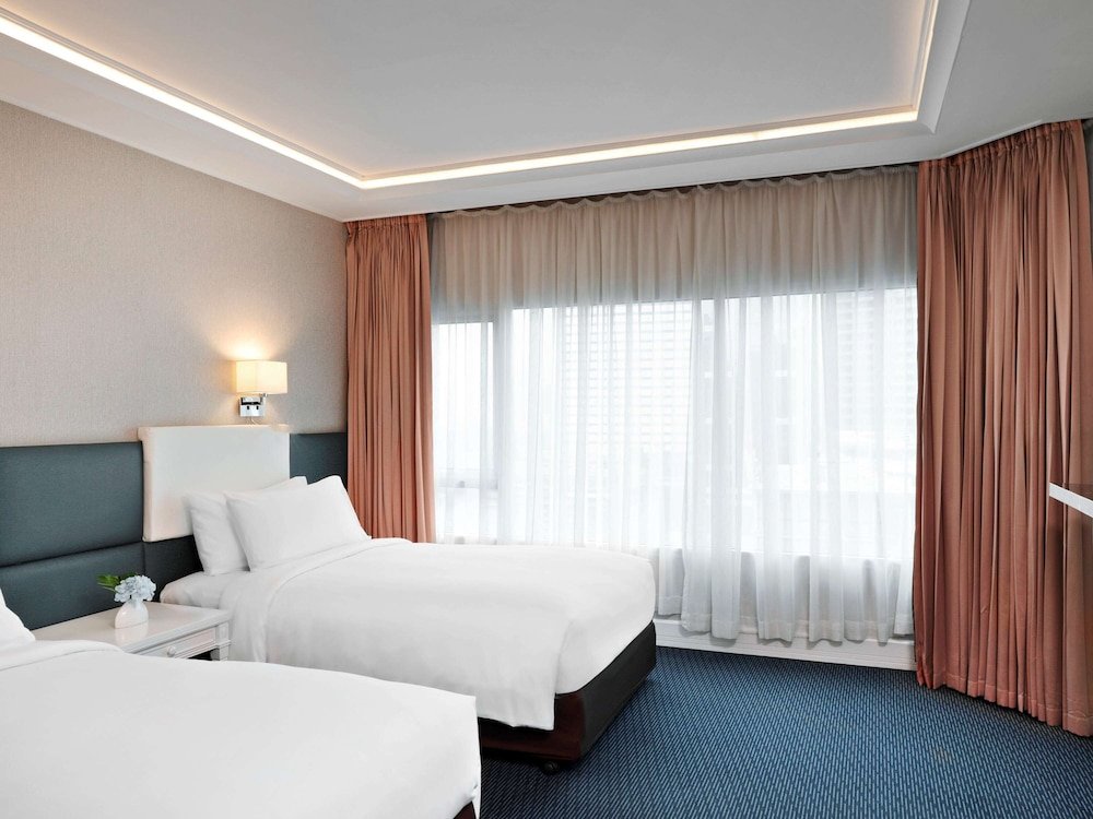 Фото Hotel Windsor Suites Bangkok