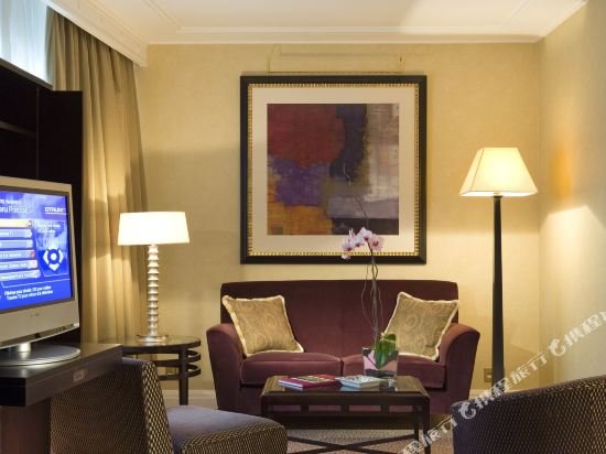 Фото Warwick Paris Champs-Elysees