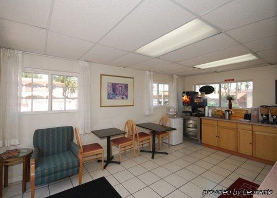 Фото Econo Lodge On Historic Route 66