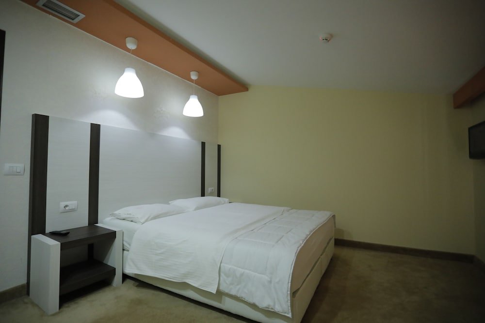 Фото Hotel 1 Maji