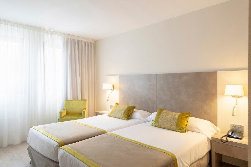 Фото Hotel And SPA Real Jaca