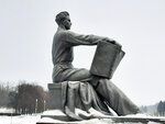 Студент (Западный административный округ, район Раменки, территория Ленинские Горы, 1П), жанровая скульптура в Москве