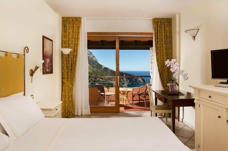 Гостиница Boutique Hotel Torre di Cala Piccola