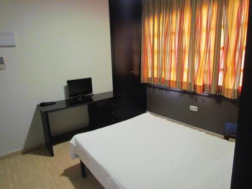 Фото Hostal Asador Julian Brunete