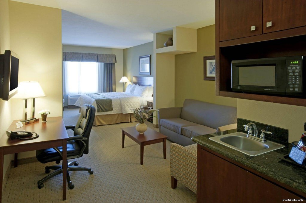 Фото Best Western Plus Montezuma Inn & Suites