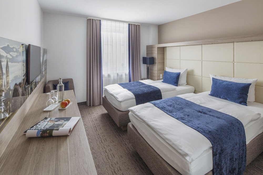 Фото отеля 2