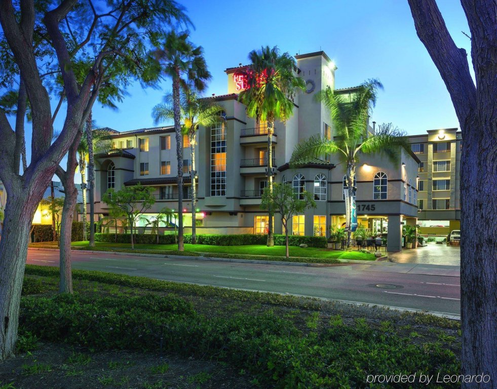 Фото Peacock Suites