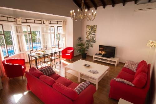 Фото Holidays2 Villa Mercedes Center