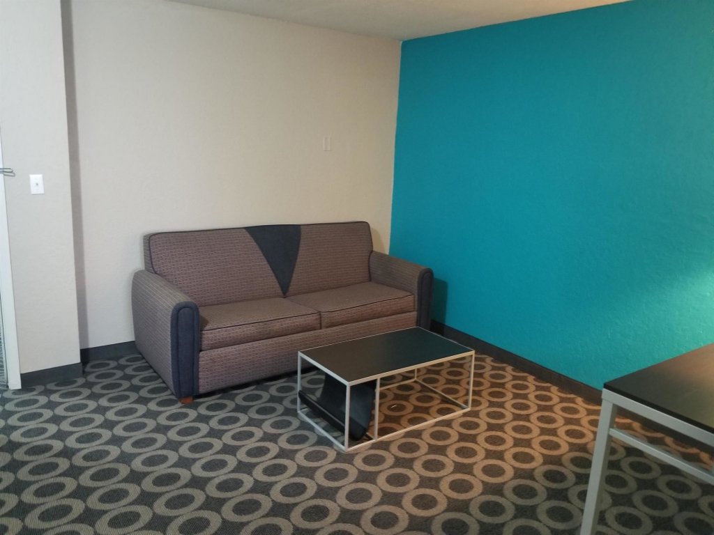 Фото SureStay Hotel by Best Western San Antonio Northeast