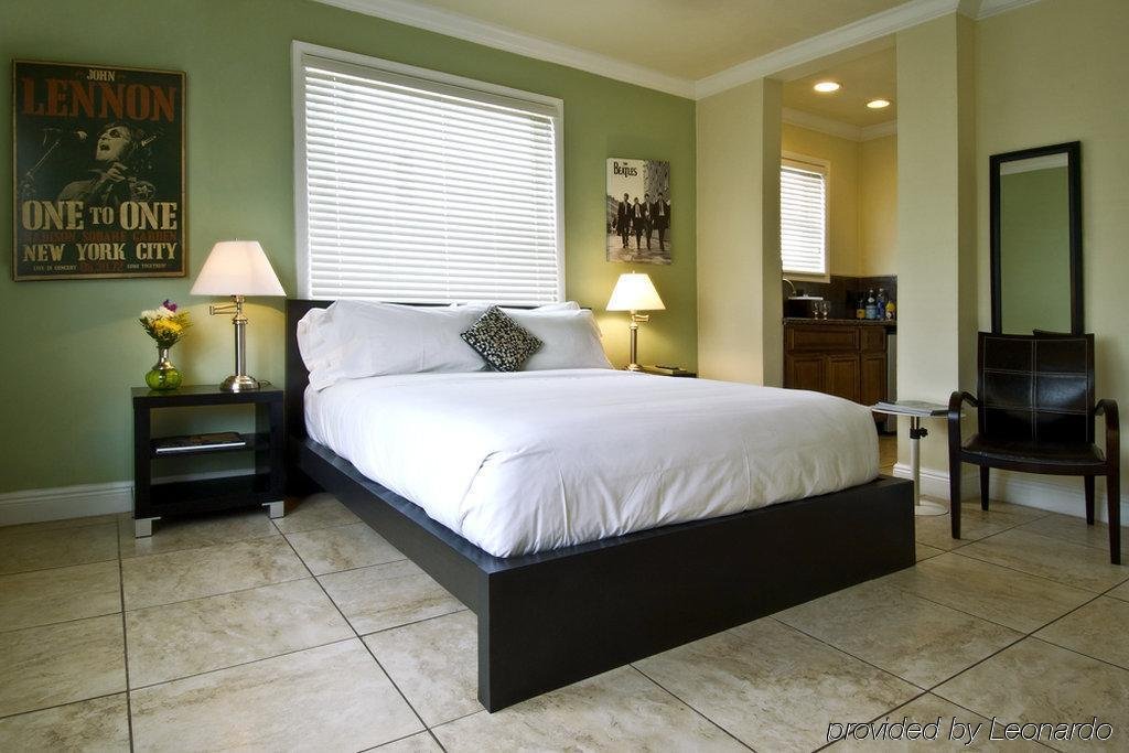 Фото Odyssey of South Beach Apart Hotel