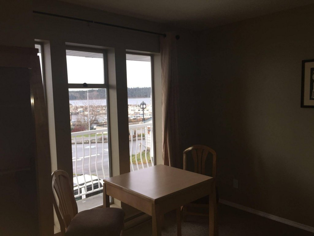 Фото Sportsman's Inn on the Harbour Front