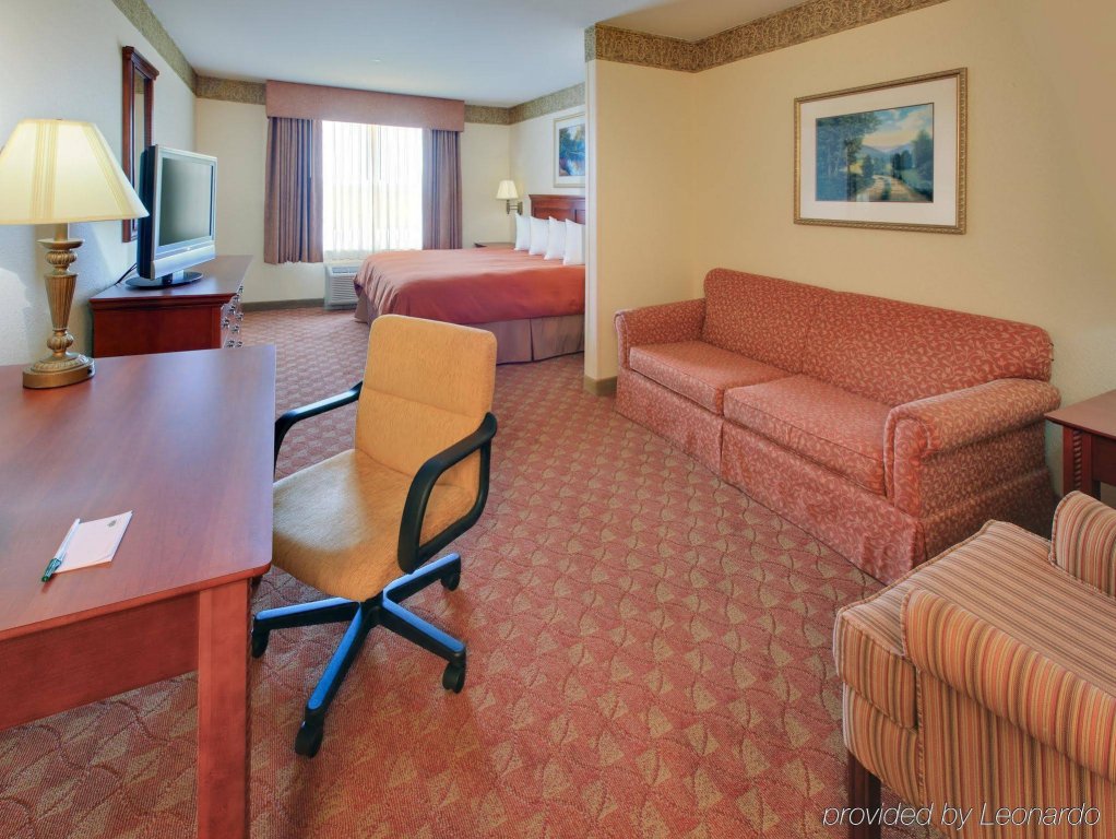 Фото Country Inn & Suites by Radisson, Bentonville South - Rogers, Ar