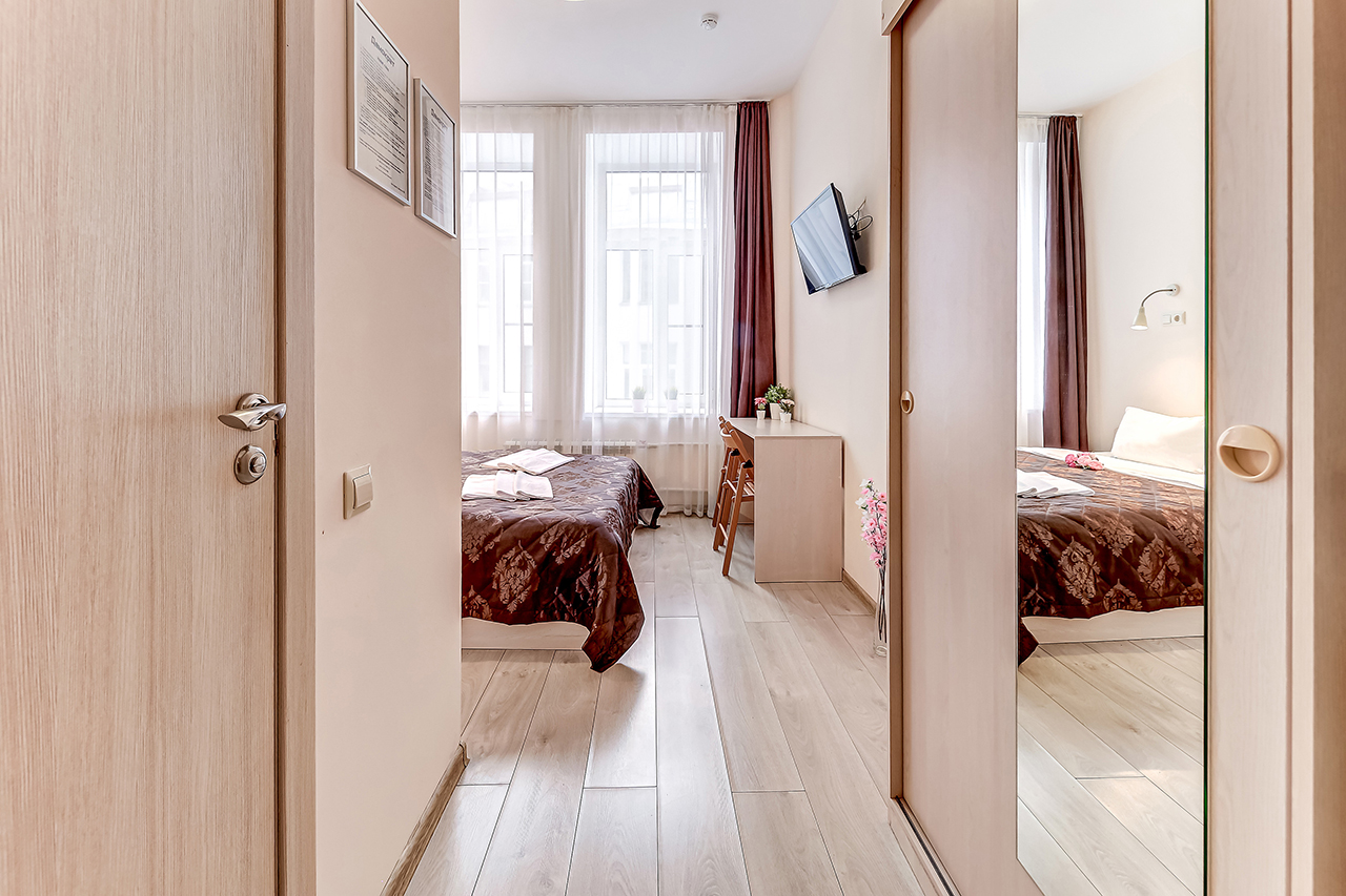 Фото Демократ на Невском 95