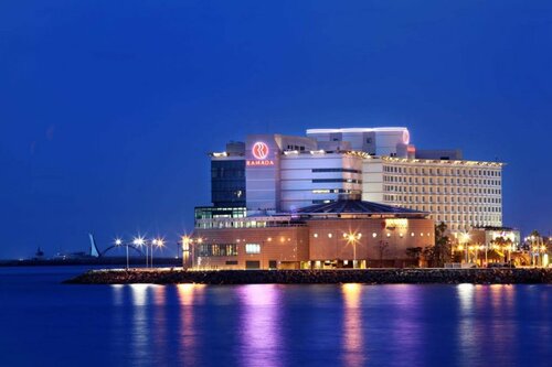 Гостиница Ramada Plaza Jeju Ocean Front в Чеджу