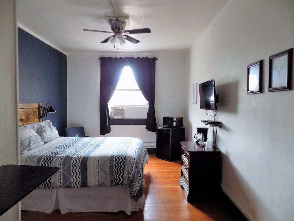 Фото The Landmark Inn