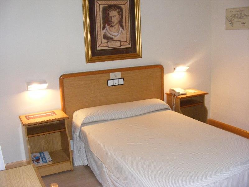 Фото Hotel Cesaraugusta