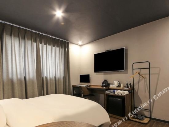 Фото Brown Dot Daeyeon