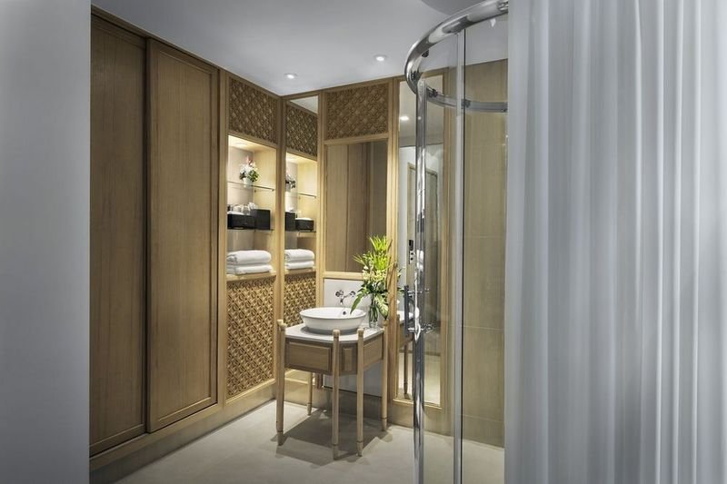 Фото Outrigger Surin Beach Resort