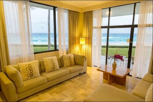 Гостиница Family 3 Bedroom Ocean Villa by Wyndham Grand Cancun в Канкуне