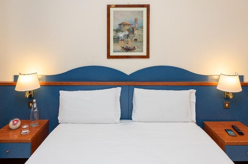 Фото Hotel Portamaggiore