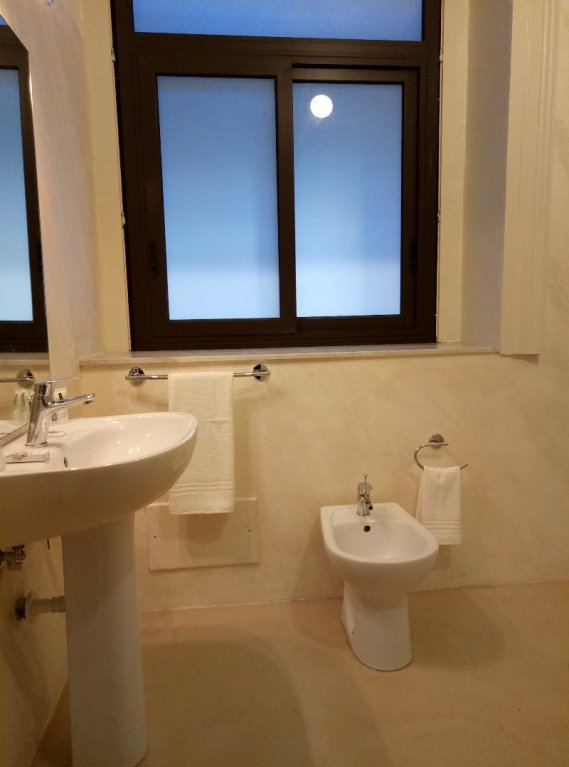 Фото Moonlight Hotel & Suites