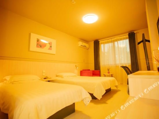 Фото Jinjiang Inn Wuhu Phoenix Food Street