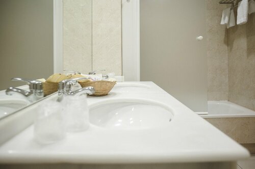 Гостиница Hotel Restaurante Emilio в Кастилия-Ла-Манча