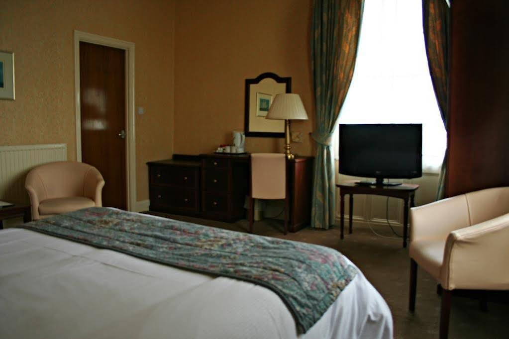 Фото The Esplanade Hotel
