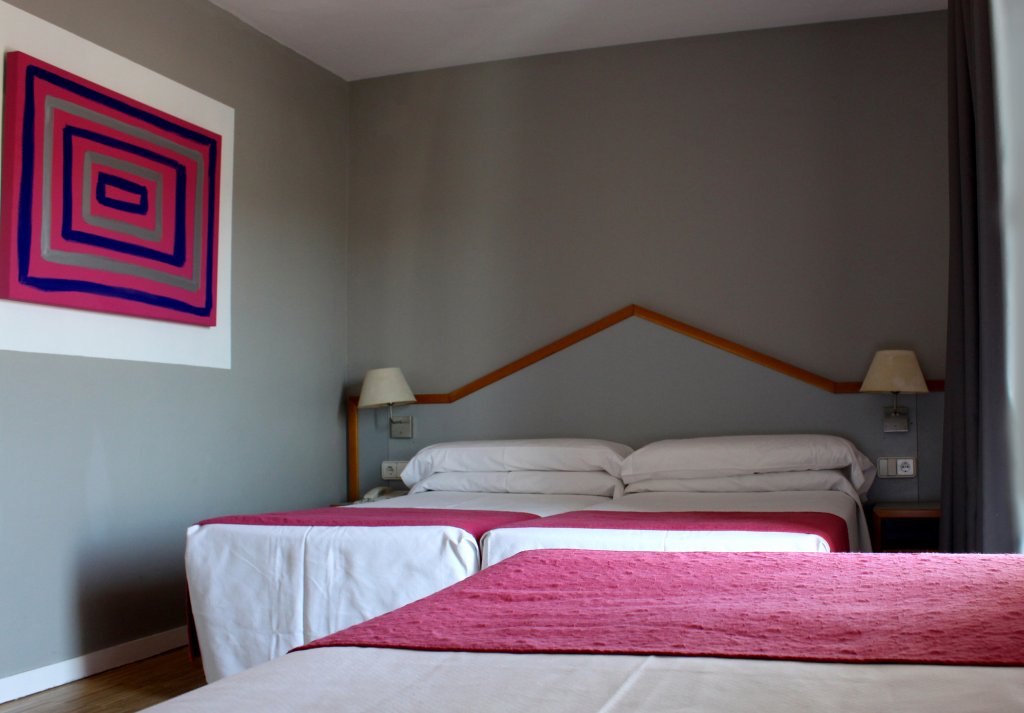 Фото Hotel Subur