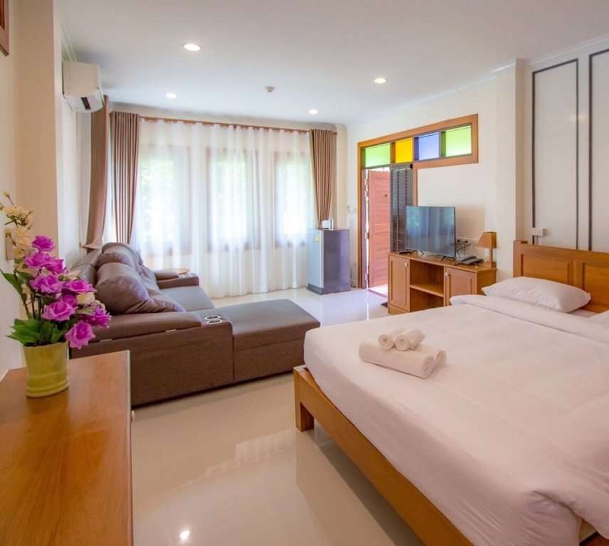 Фото Baan Ponchanok Hotel