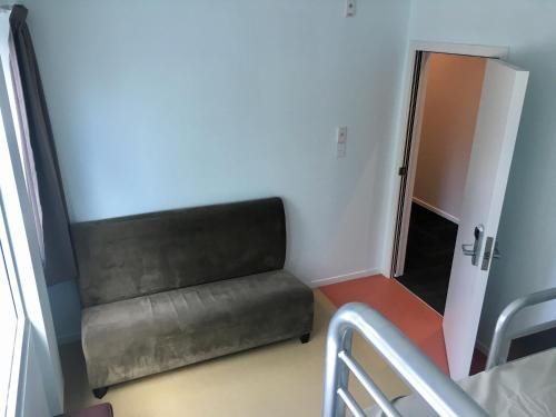 Фото Metro Adventurer Backpackers