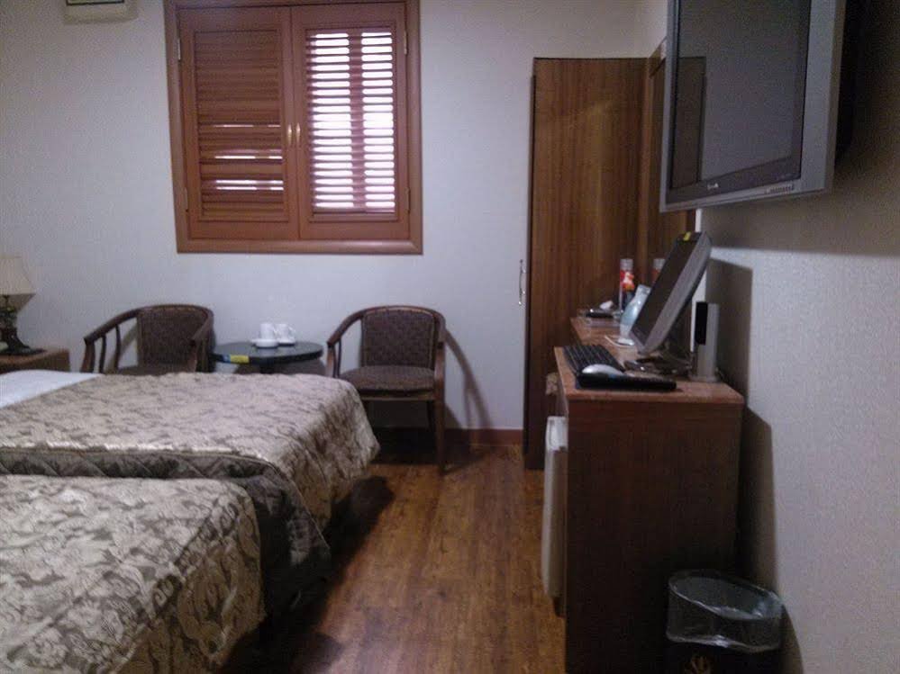 Фото Noble Hotel