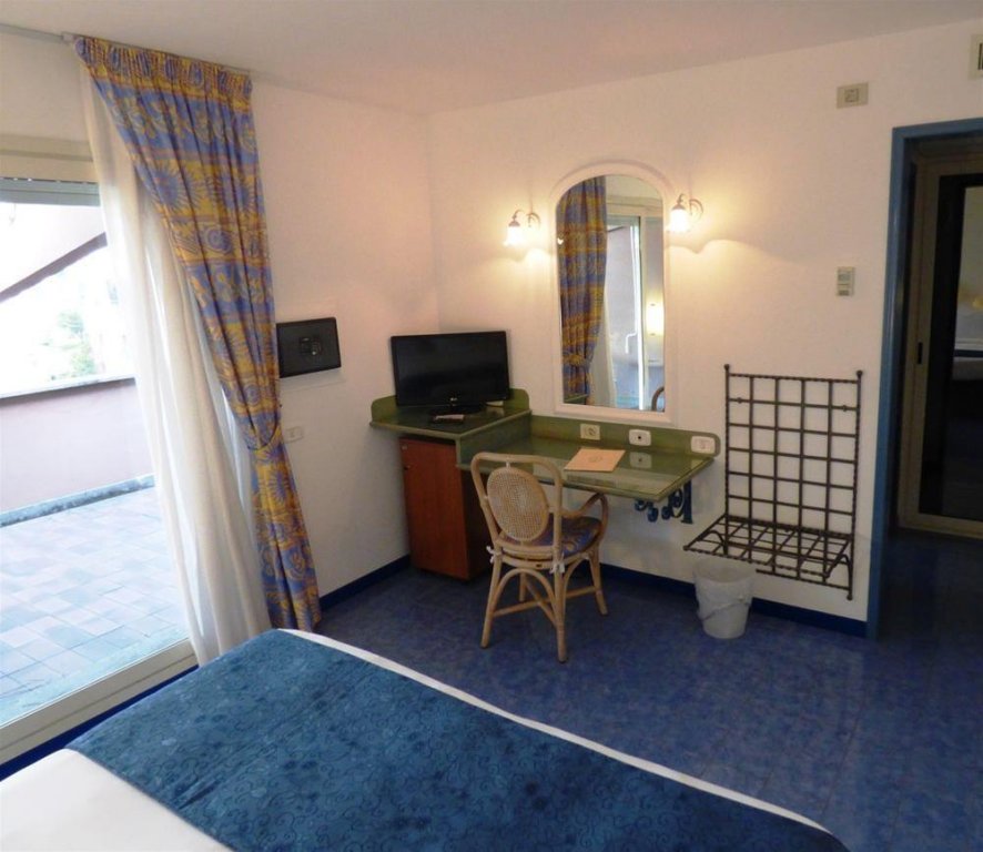 Фото Hotel Shangri-La Roma