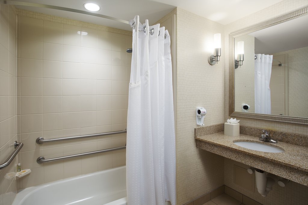 Фото DoubleTree by Hilton Chicago Midway Airport