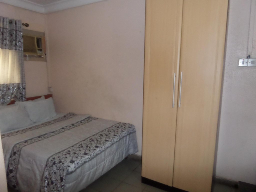 Фото Maxton Suites Magodo
