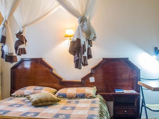 Фото Oxford Royal Hotel