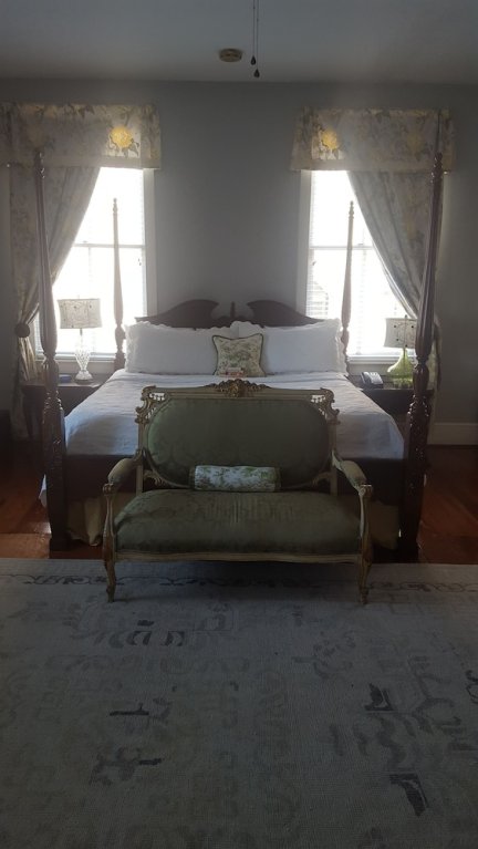 Фото Barksdale House Inn