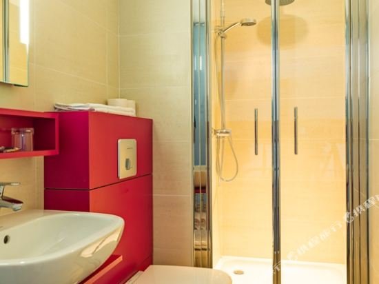 Фото Le Pere Leon Hotel